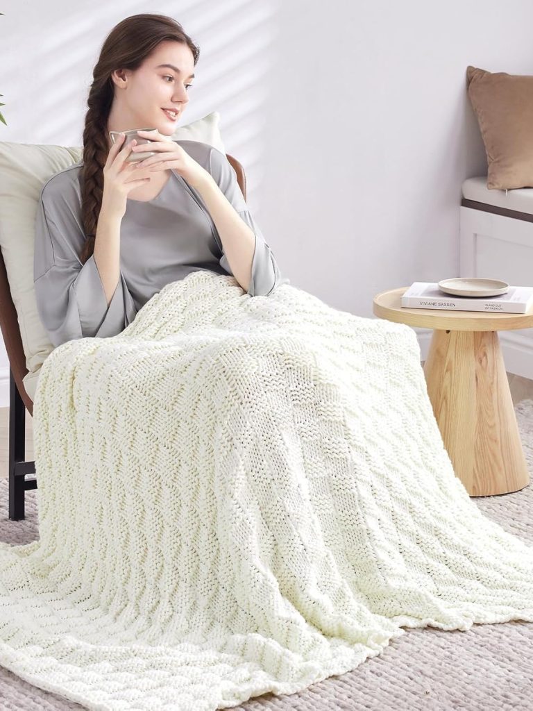 Knitted Weighted Blanket for Adult, No Beads Heavy Blanket 48” x 72'' 12lbs, Breathable Chunky Knit Blanket, Cooling Weighted Blanket for Hot Sleepers, Christmas Home Decor