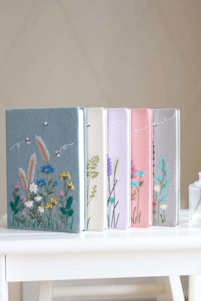 Hand Embroidered Notebook with Flower Embroidery, Unlined Linen Diary, Floral Embroidered Journal, Hardcover Notebook, Gift For Writers