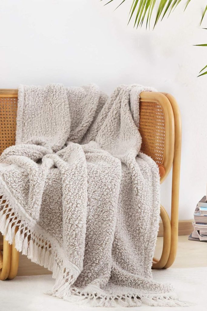 Ultra Soft Cozy Sherpa Throw Blanket with Tassel, Light Weight Warm Decorative 2 Tones Ombre Light Brown Pattern Reversible Boho Style Blanket for Sofa, Couch, Bedroom,Travel, 50”x60”