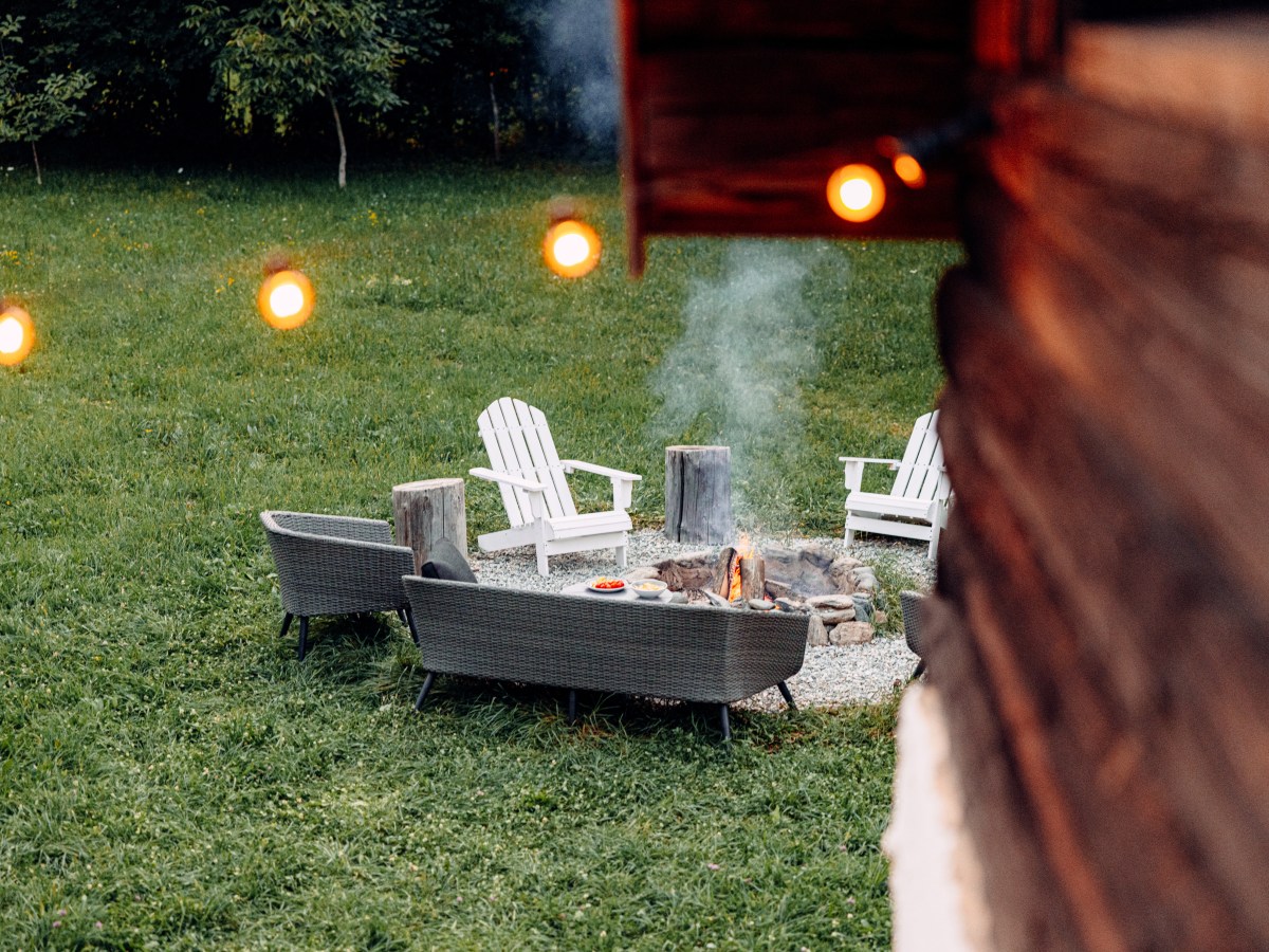 Cozy Hosting Without the&nbsp;Pressure