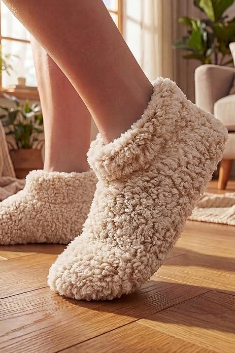 Cozylook Fuzzy Slippers for Women Indoor Soft Sole Slipper Socks with Non Slip Grippers Warm Fluffy
